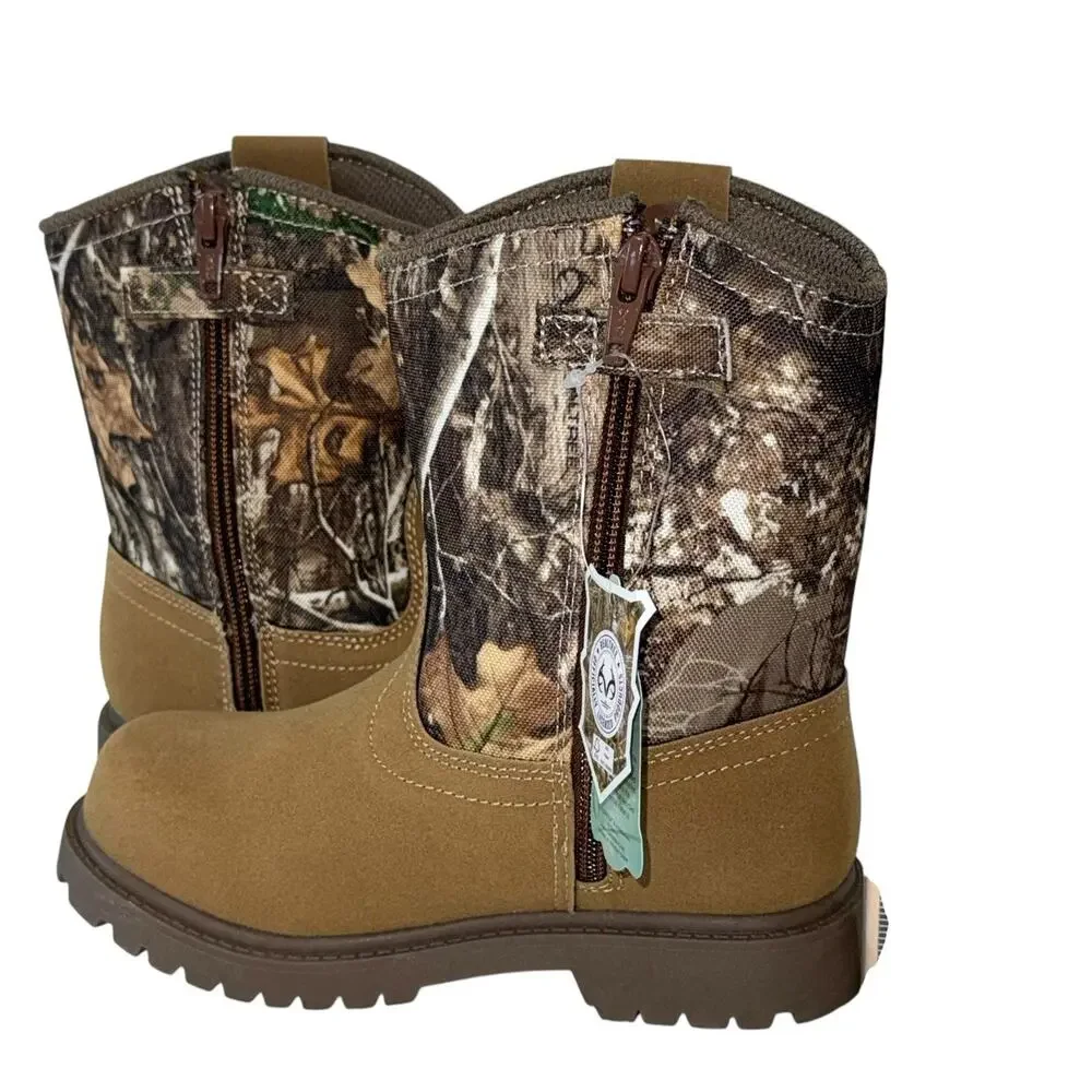 Magellan Outdoors Kids' Boone Realtree Edge Boots slip resistant SZ/13 Y